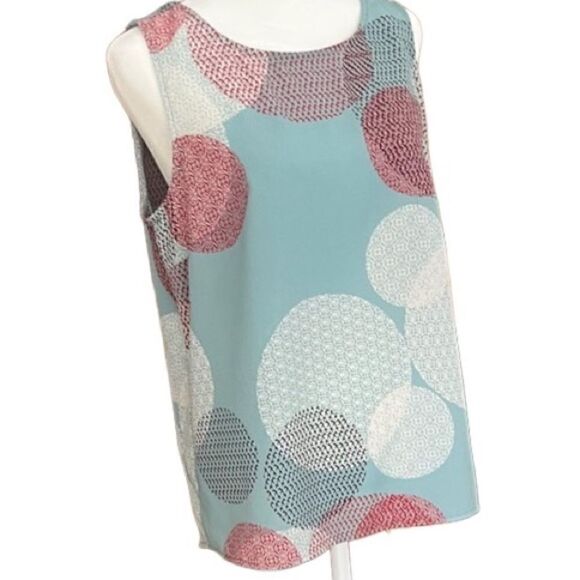 Renee C sleeveless round neckline blue abstract circle top - Picture 6 of 7